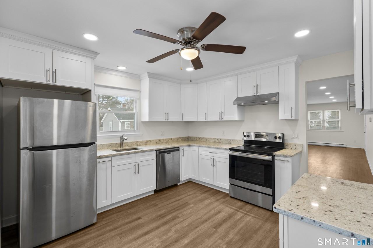 110 Burwood Ave Unit 2 #2 - Photo 5 of 23