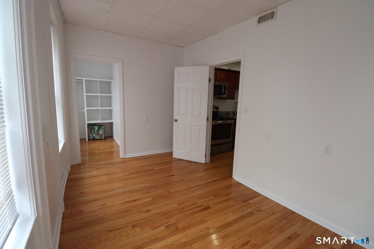 140 State St Apt D #D - Photo 3 of 14