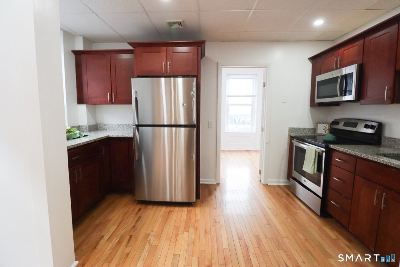 140 State St Apt D #D - Photo 7 of 14