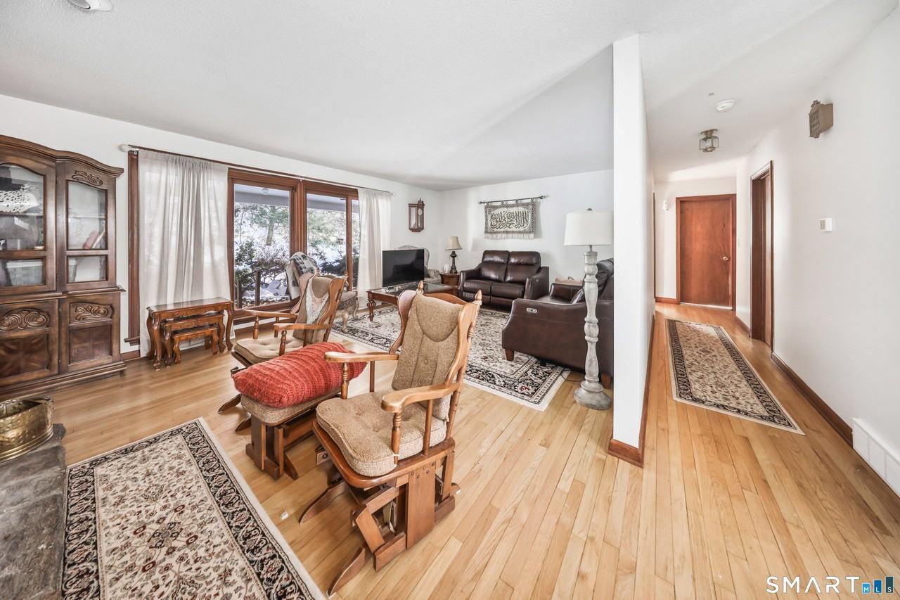 41 Trout Brook Dr - Photo 6 of 39