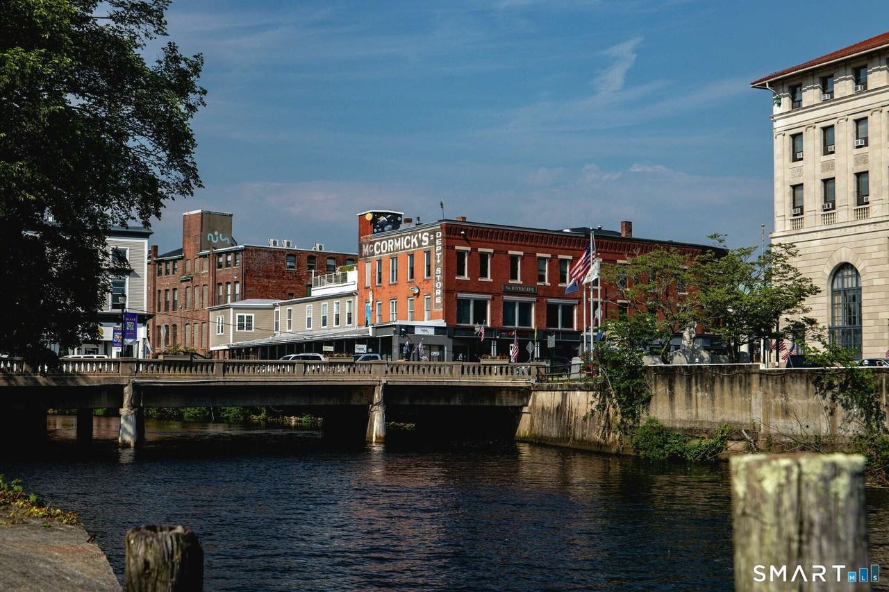 81 Mechanic St Apt 2 #2 - Photo 2 of 16