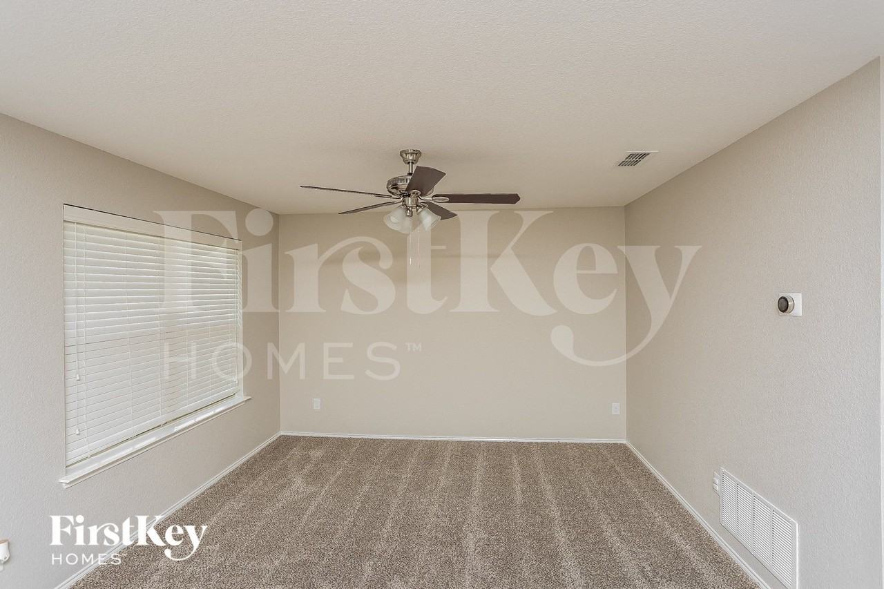 4252 Glen Abbey Dr - Photo 7 of 15