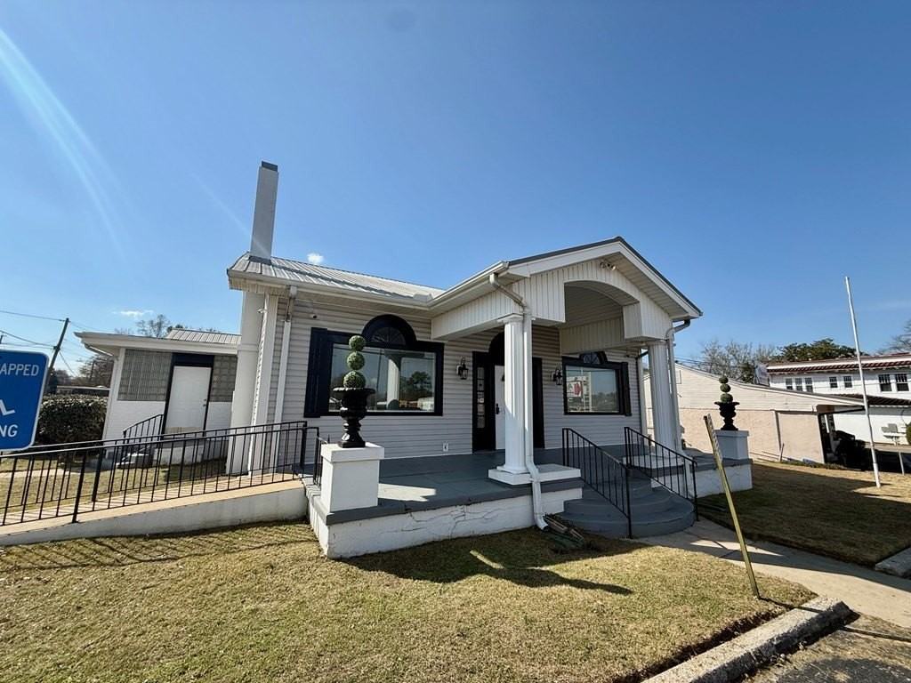 707 E Main St - Photo 3 of 20