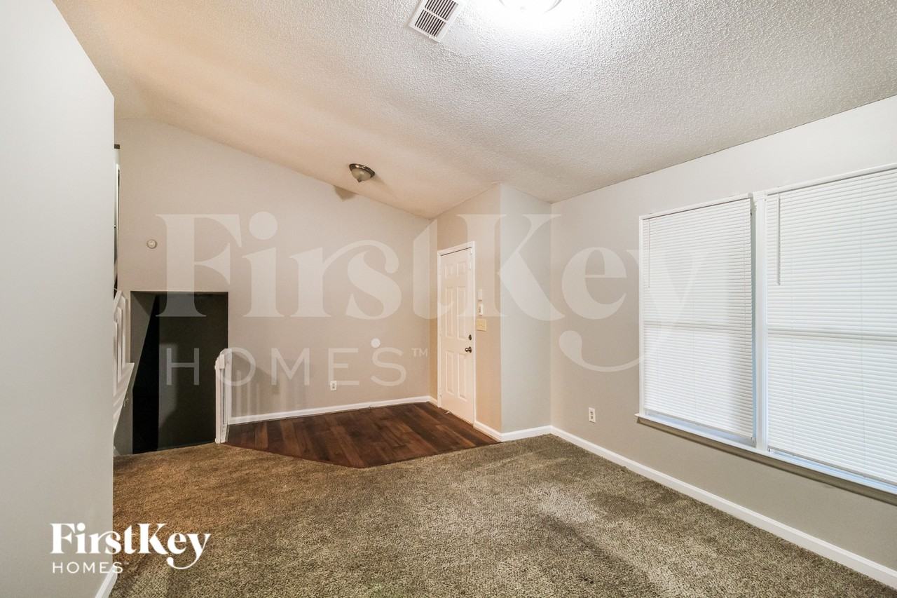 5456 Fox Haven Trl - Photo 5 of 16