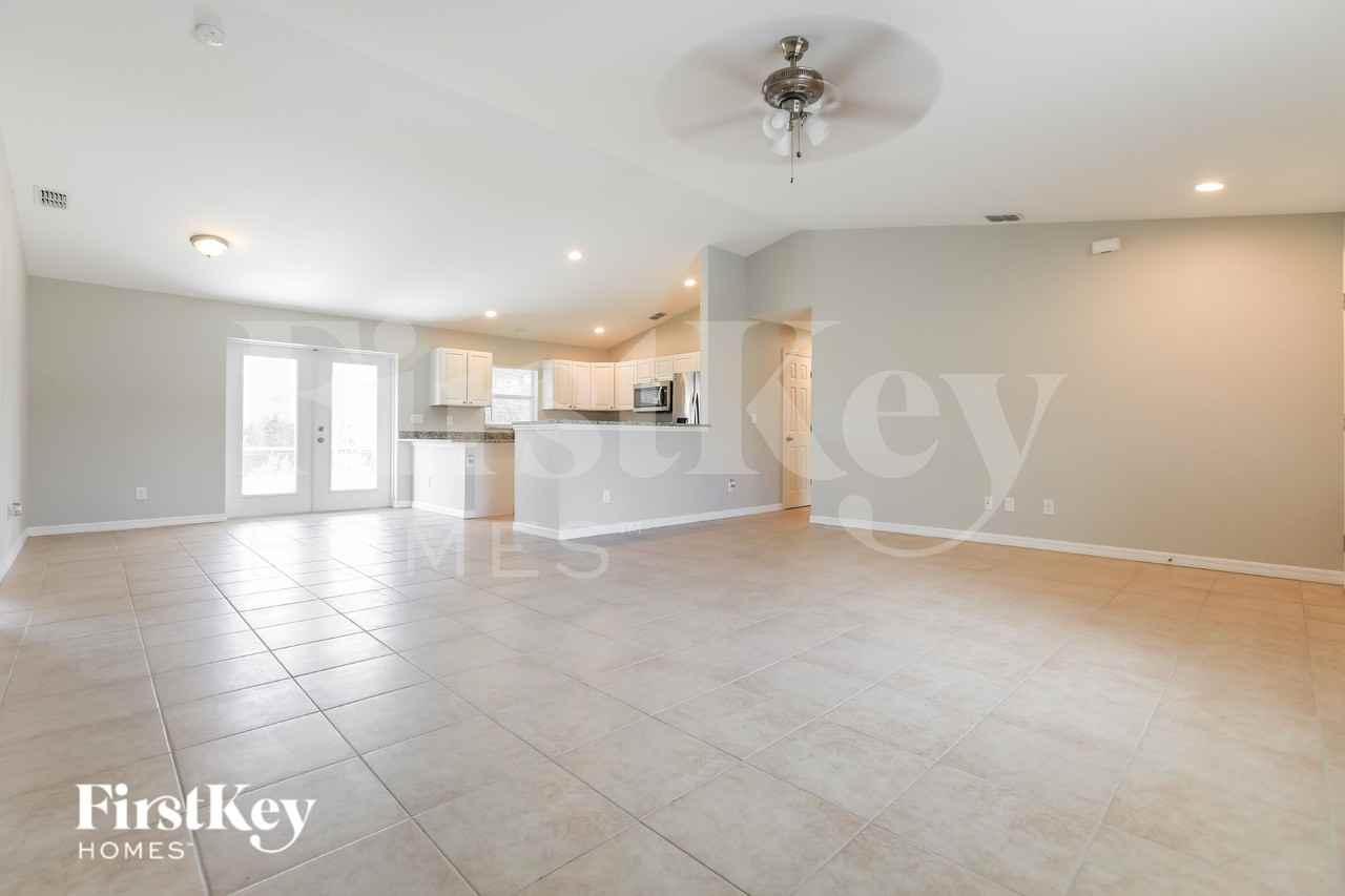 12061 Helicon Ave - Photo 3 of 16