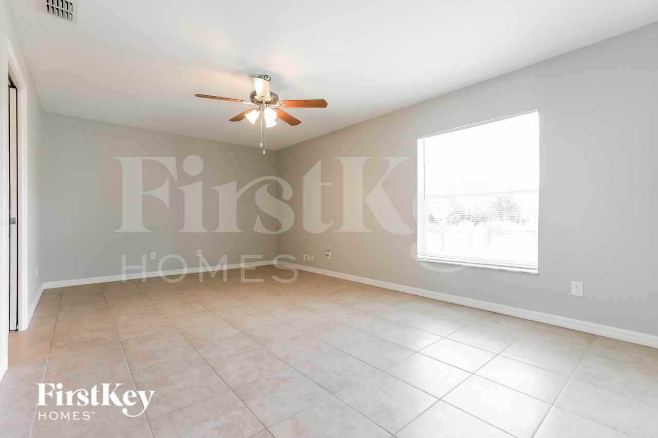 12061 Helicon Ave - Photo 7 of 16