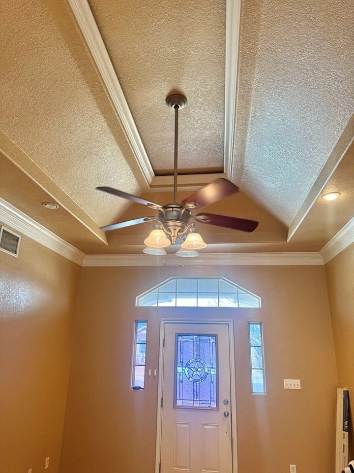 2211 Villa Cir - Photo 2 of 11