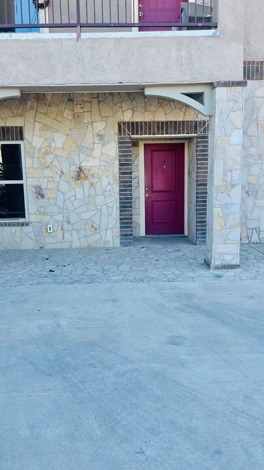 3026 Laura St - Photo 2 of 14