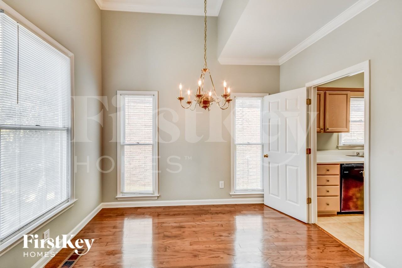 329 Dulaine Cv - Photo 4 of 16