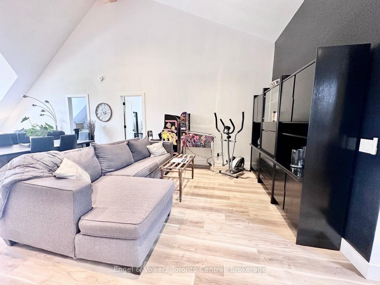 796363 Grey Road 19 - Photo 5 of 43