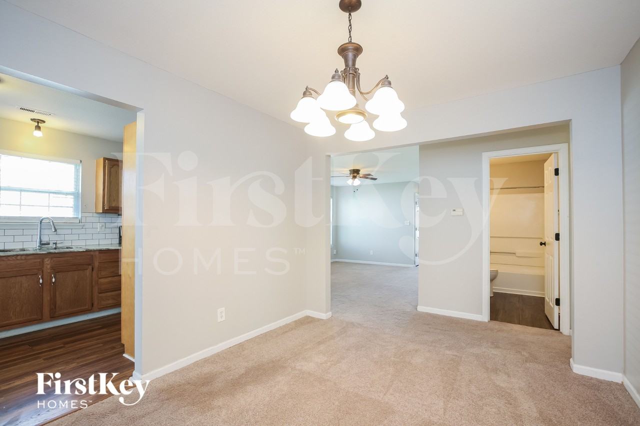 5570 Dollar Forge Dr - Photo 4 of 15