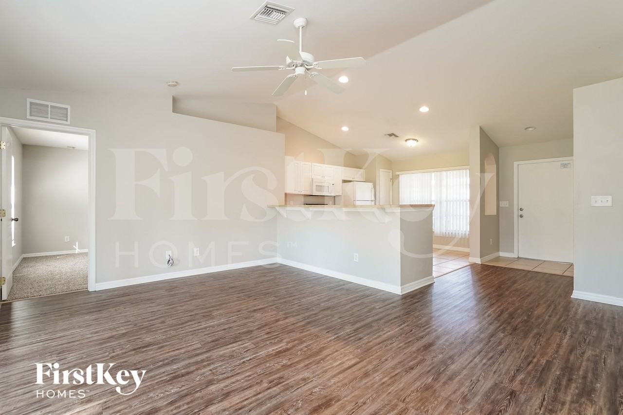 3419 53rd St W - Photo 2 of 15