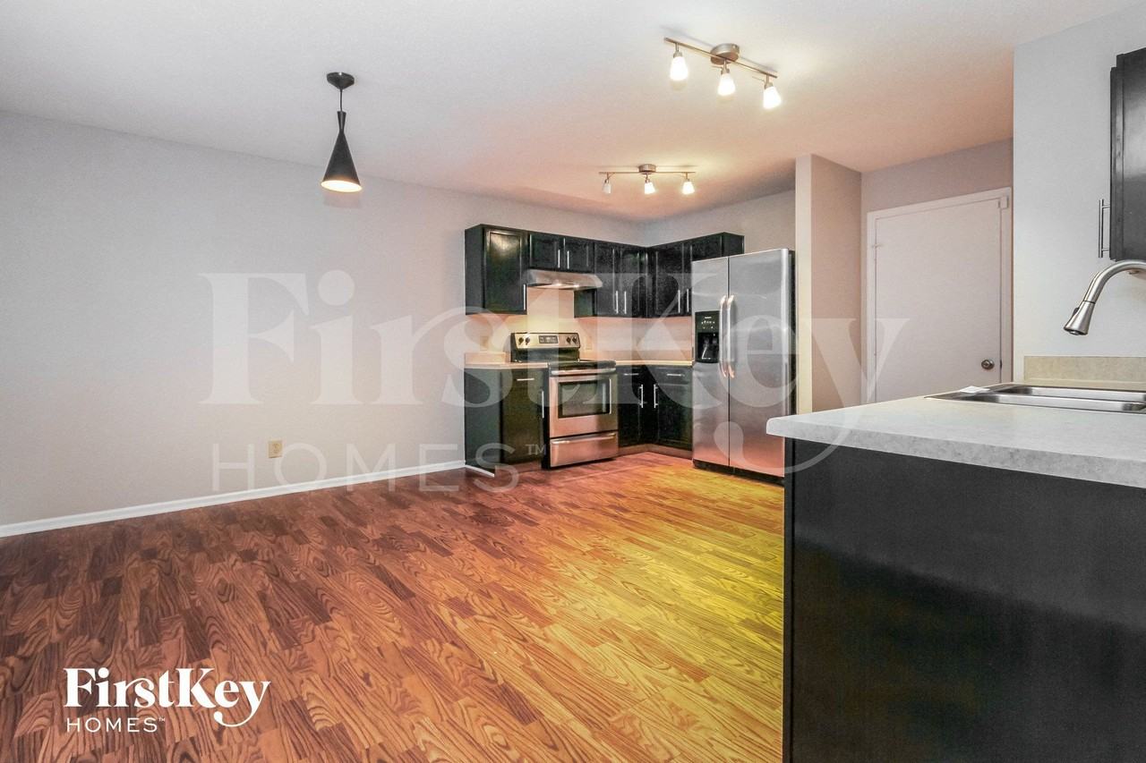 2848 Ludwig Dr - Photo 4 of 15