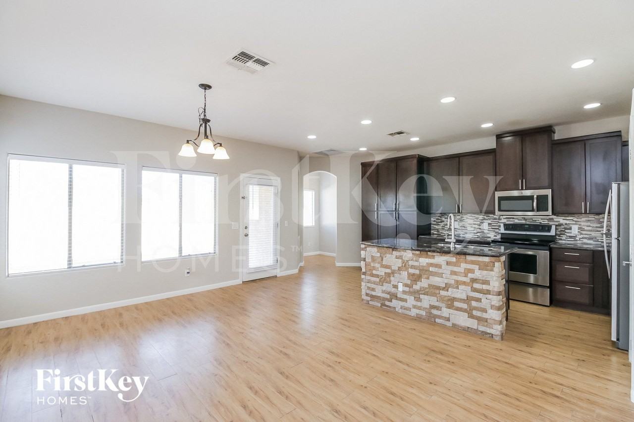 2762 E Morenci Rd - Photo 4 of 15