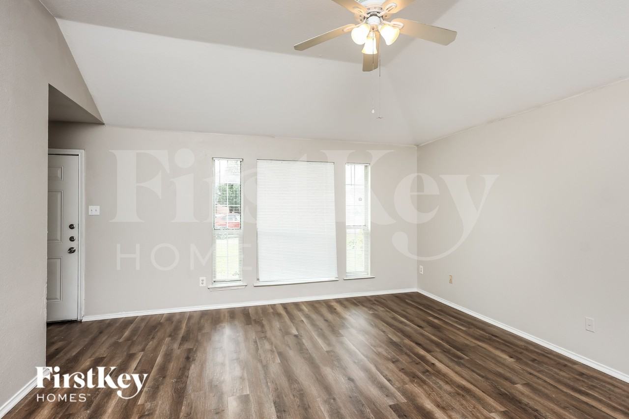 1409 Marena Moore Ct - Photo 3 of 16