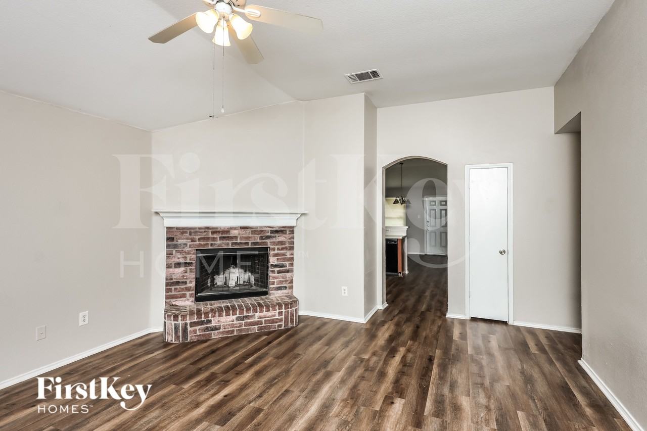 1409 Marena Moore Ct - Photo 4 of 16