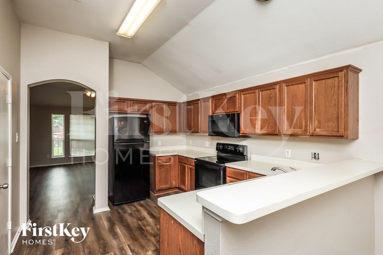 1409 Marena Moore Ct - Photo 5 of 16