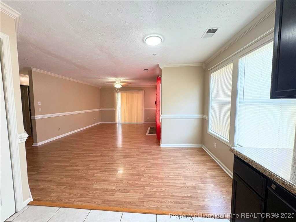 978 Stewarts Creek Dr Apt 3 #3 - Photo 3 of 13