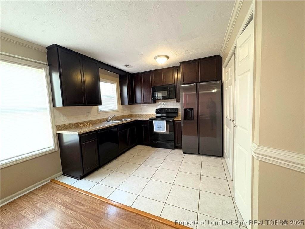 978 Stewarts Creek Dr Apt 3 #3 - Photo 4 of 13