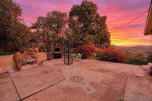 8918 Westhill Rd - Photo 2 of 41