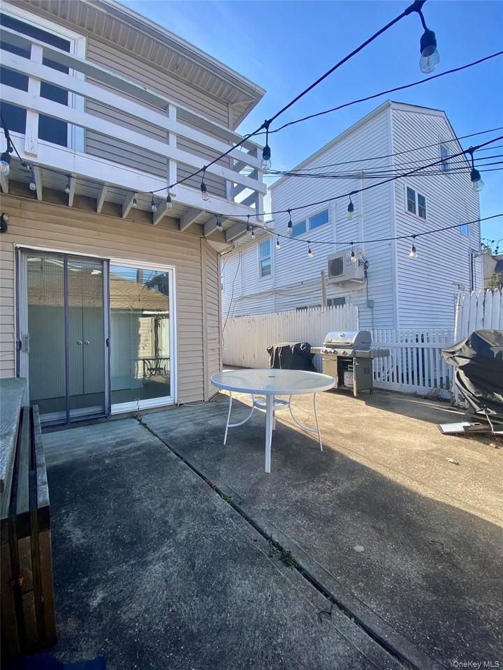 641 E Olive St - Photo 7 of 13