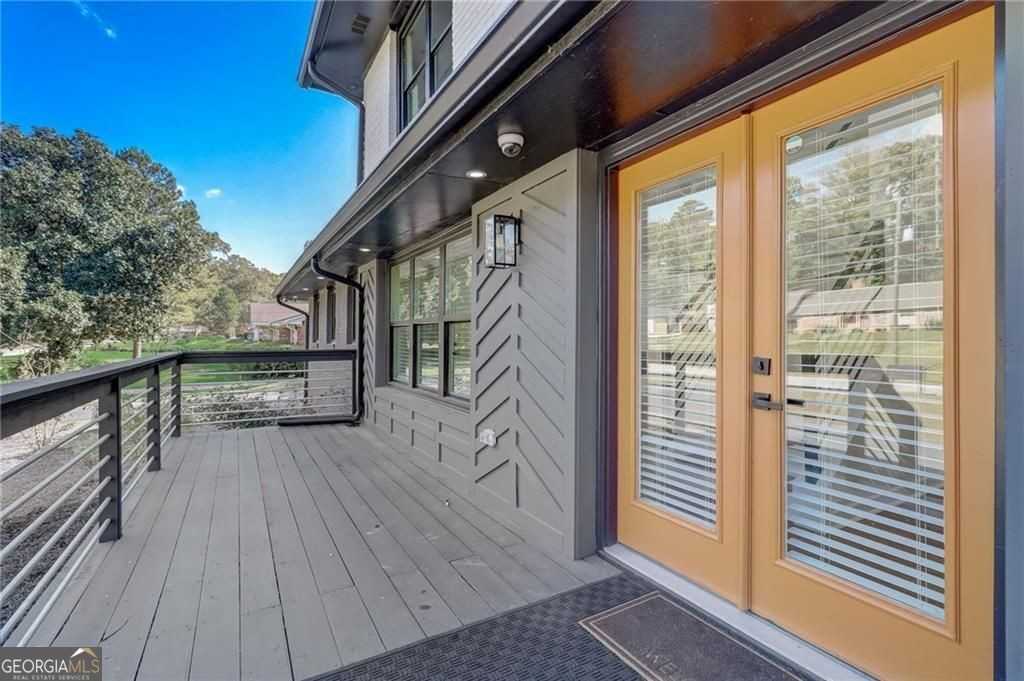 3202 Kingsdale Dr Sw - Photo 2 of 47