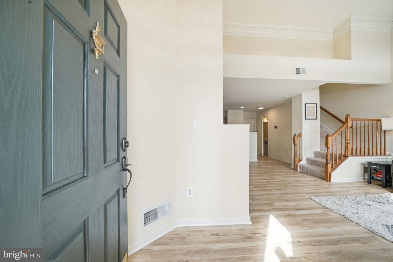 511 Cameron Station Blvd - Photo 3 of 24