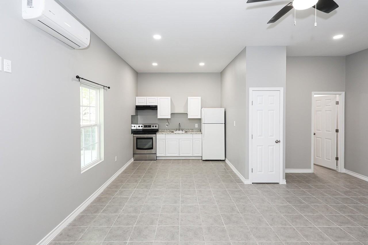 1215 E Bustamante St - Photo 7 of 14