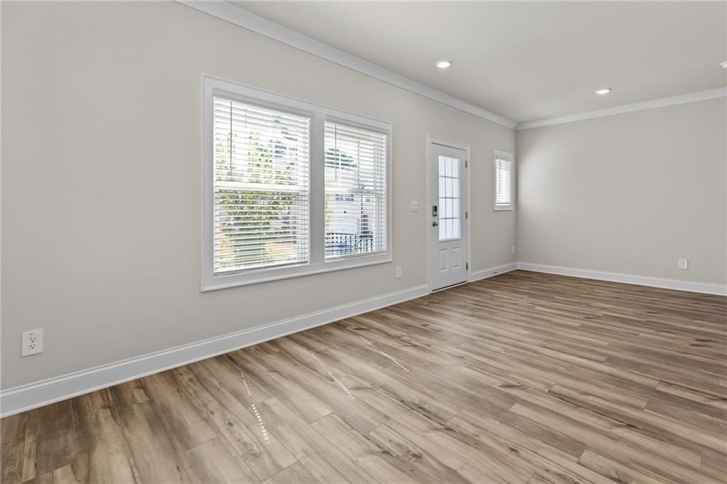 3614 Shore Wood Ave - Photo 6 of 48