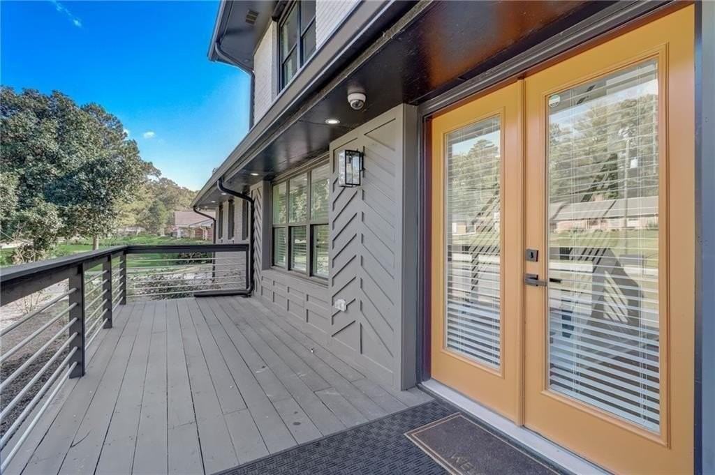 3202 Kingsdale Dr Sw - Photo 2 of 47