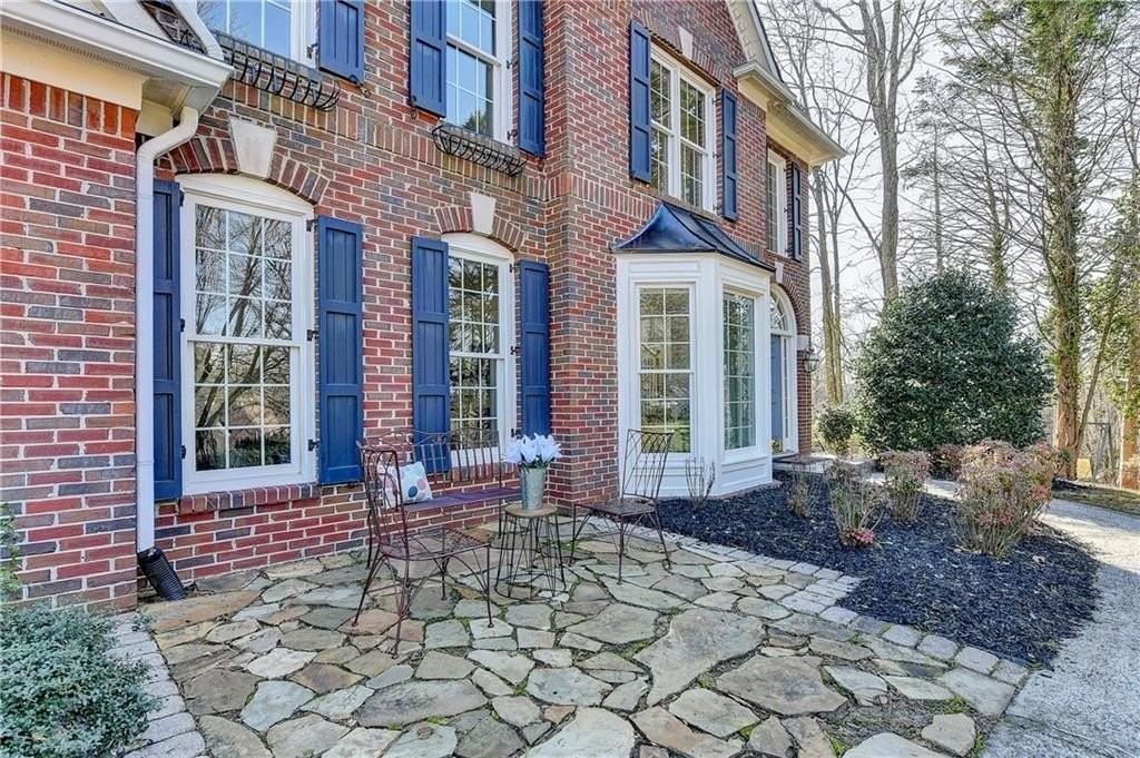 4910 Wimborne Ct - Photo 4 of 35