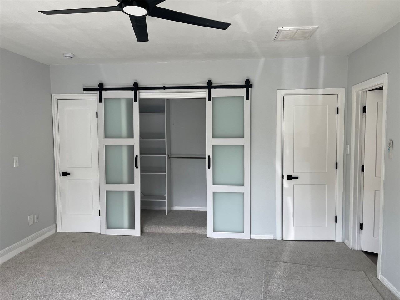 1225 Clover Dr - Photo 5 of 14