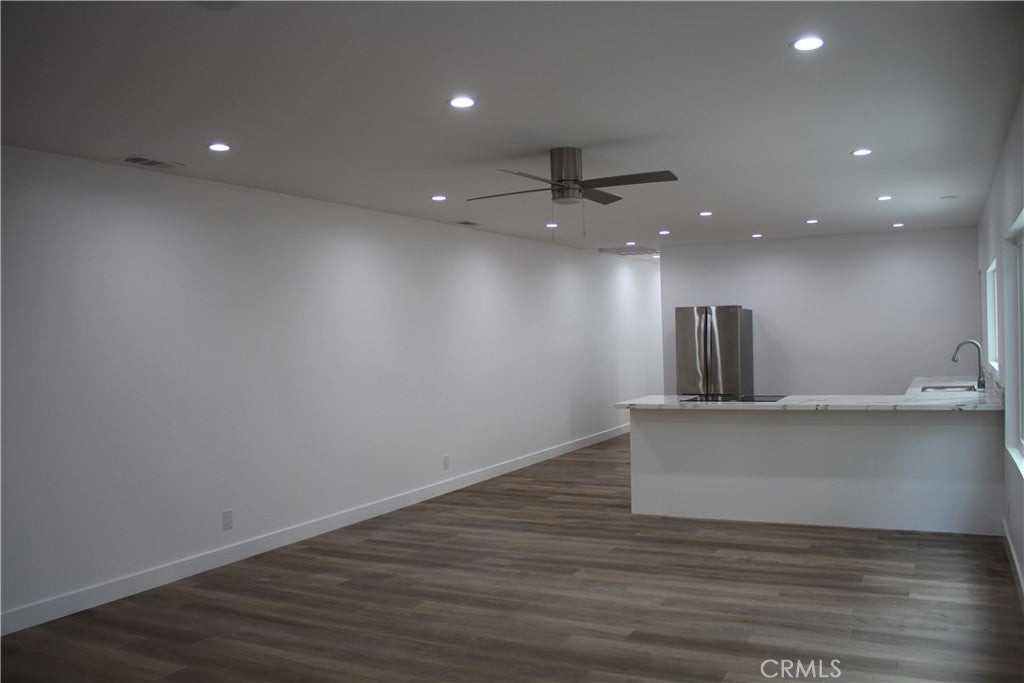 620 Brittania St - Photo 6 of 20