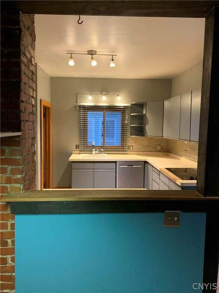 327 Tennyson Ave - Photo 4 of 10