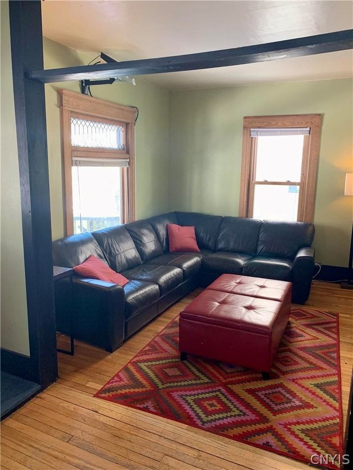 327 Tennyson Ave - Photo 5 of 10