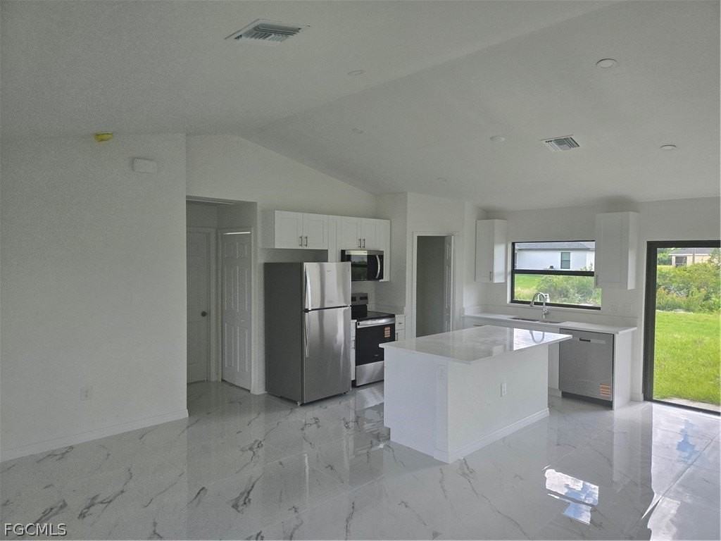 2707 30th St Sw - Photo 4 of 27