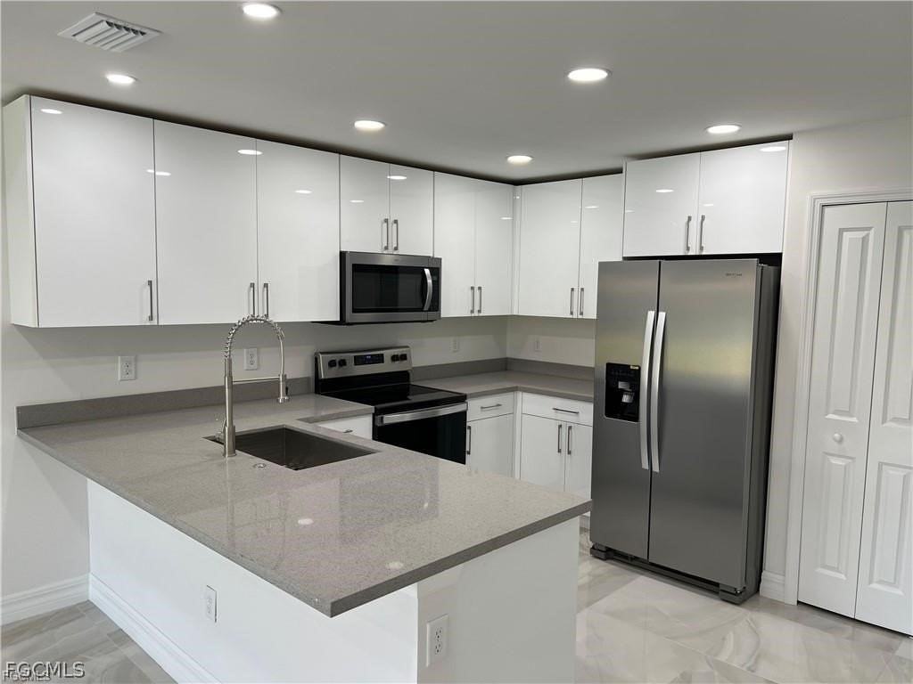 4852 30th St Sw - Photo 3 of 19