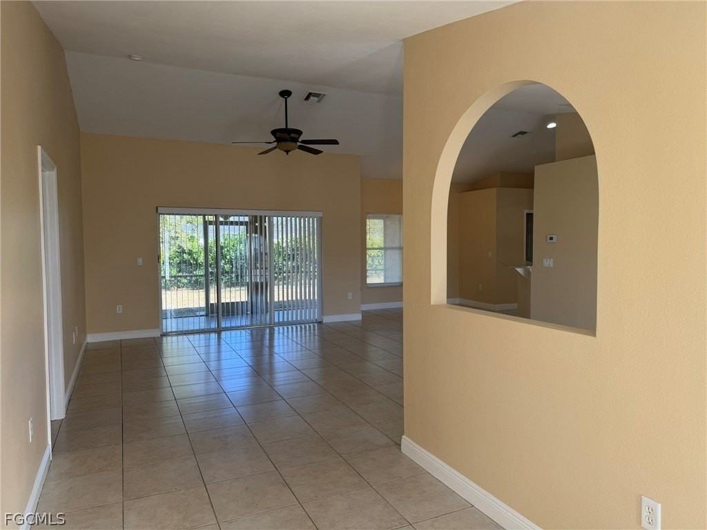 2553 Nw 21st Ave - Photo 5 of 41