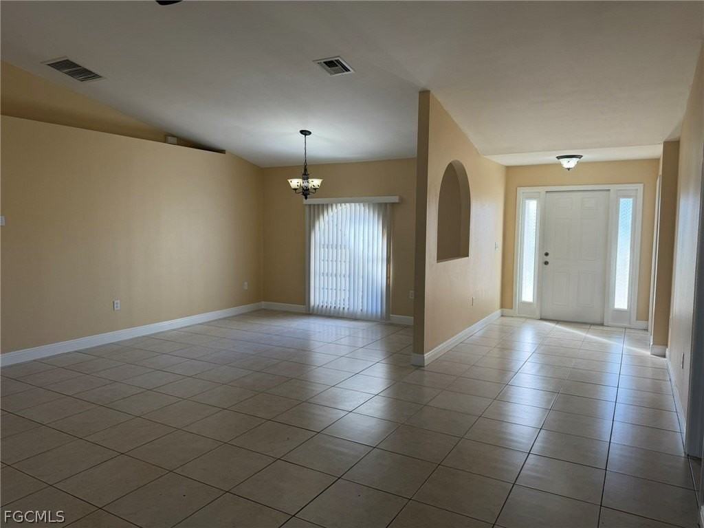 2553 Nw 21st Ave - Photo 7 of 41