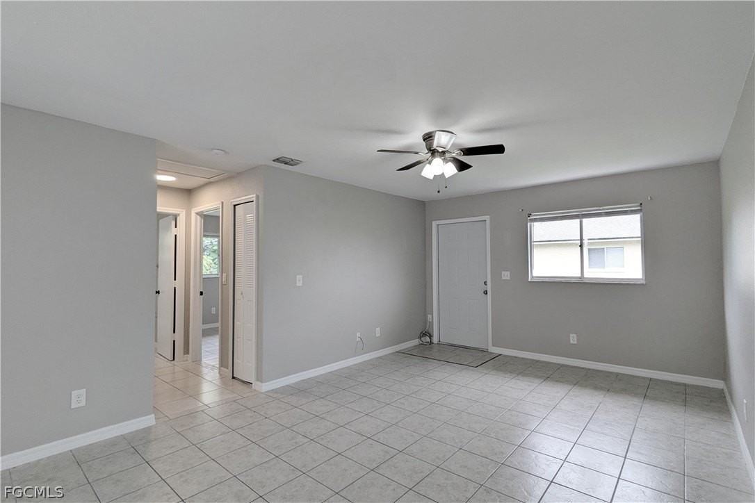 427 Ne Pine Island Ln #2 - Photo 4 of 15