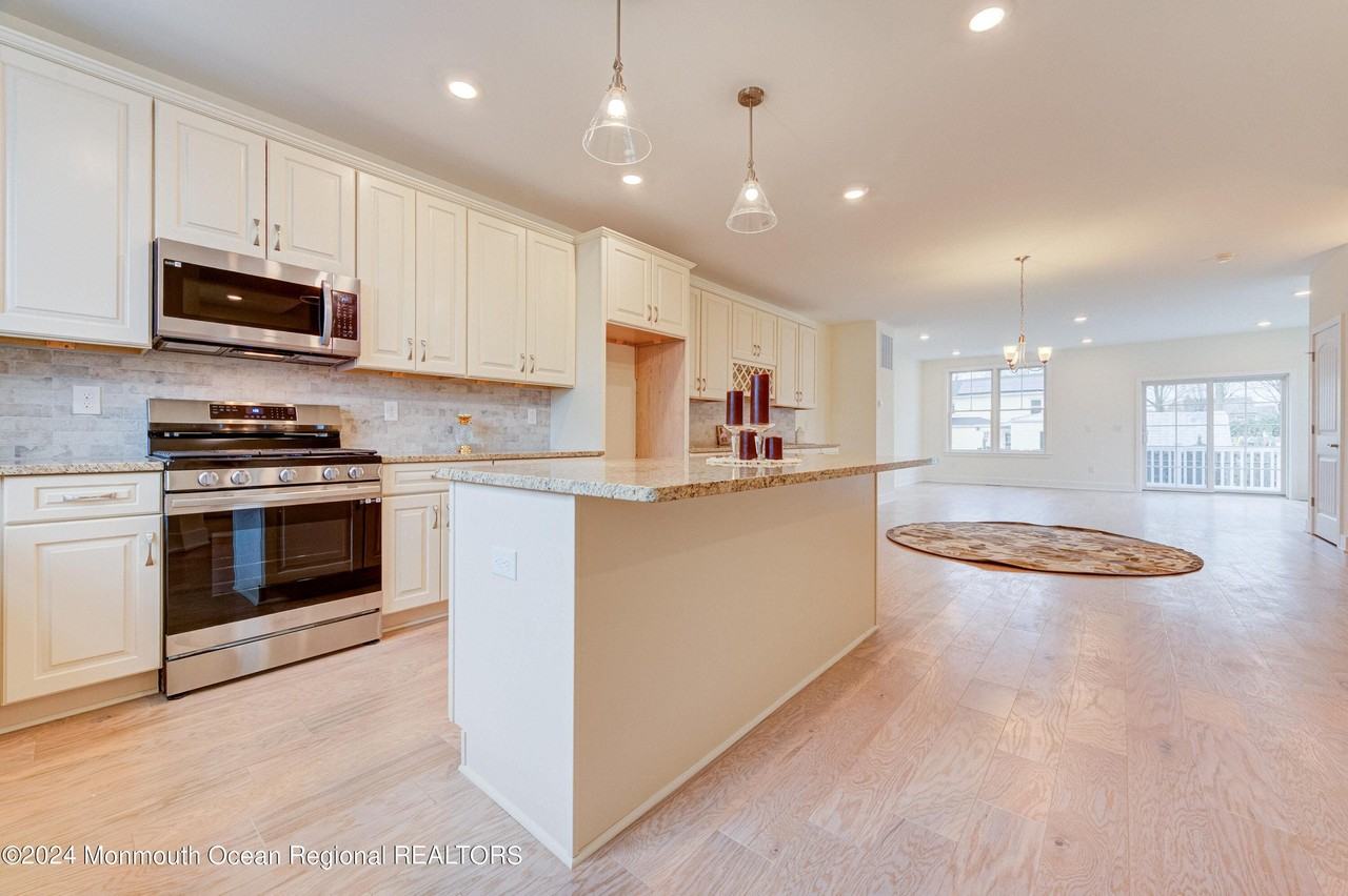 8 Raritan Cv - Photo 2 of 38