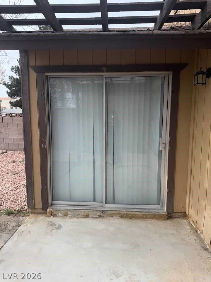 5483 Requa Ave - Photo 6 of 50