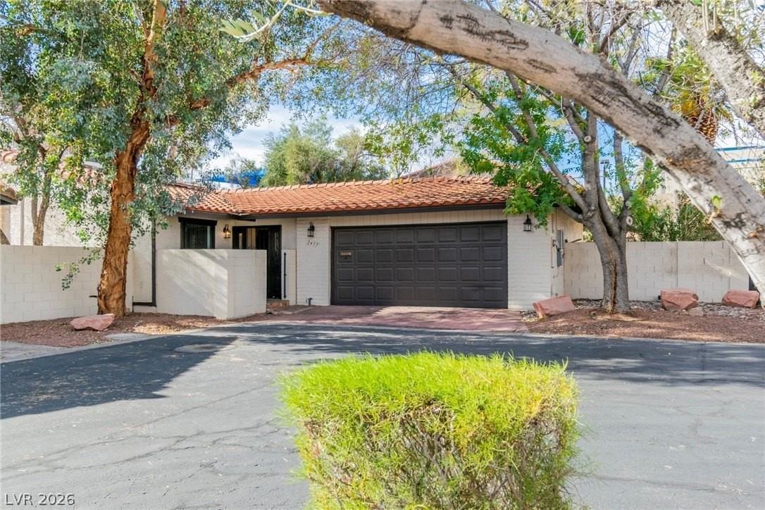 2457 Swan Ln - Photo 2 of 50