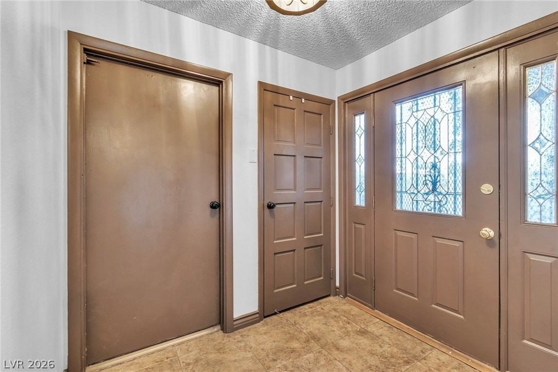 2457 Swan Ln - Photo 4 of 50