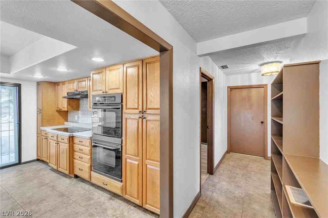 2457 Swan Ln - Photo 7 of 50