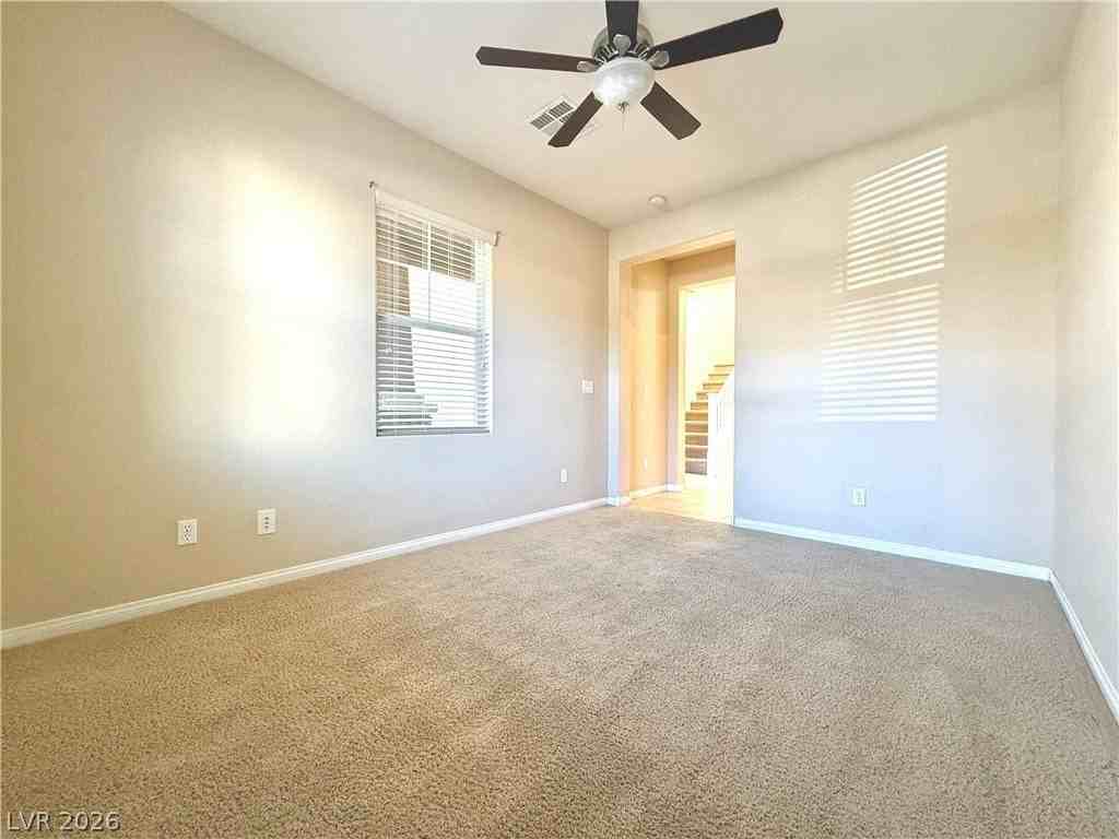 933 Wagner Valley St - Photo 5 of 32