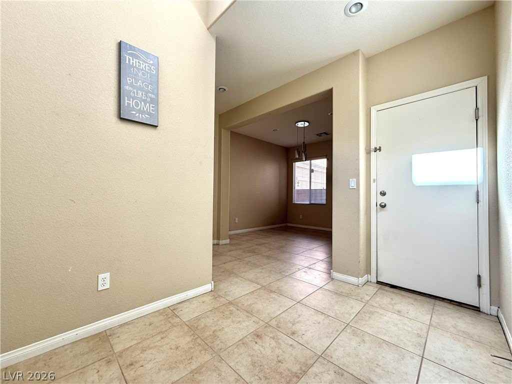 933 Wagner Valley St - Photo 7 of 32