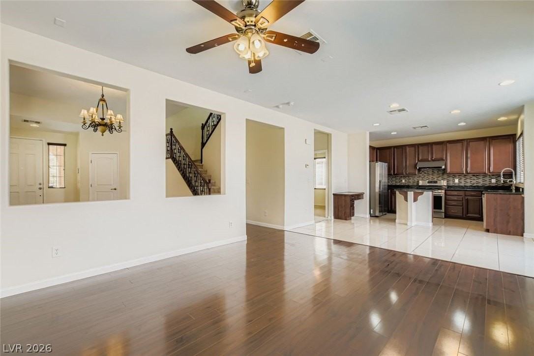 9856 Chief Sky St - Photo 6 of 27