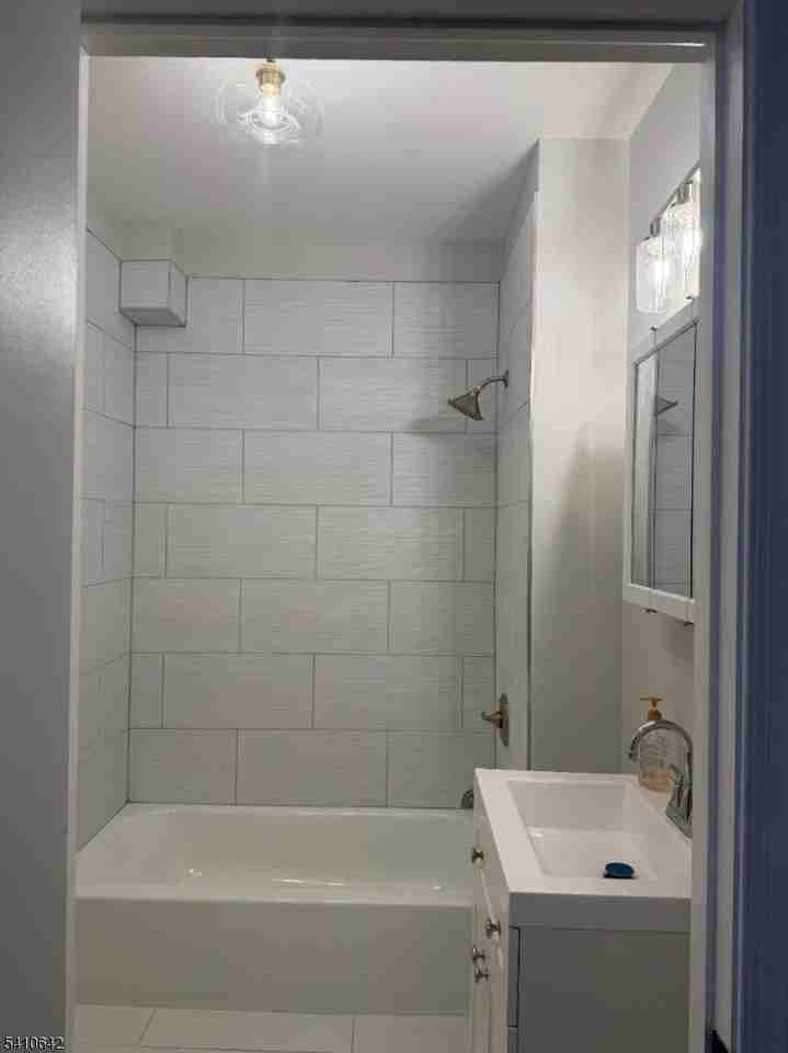 65 Clendenny Ave - Photo 5 of 12