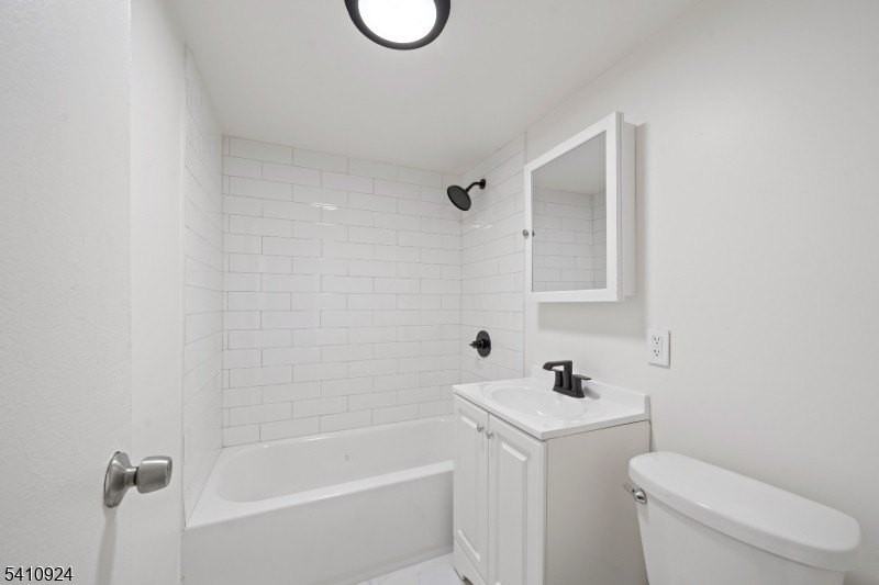 275 Prospect St #16M - Photo 6 of 8